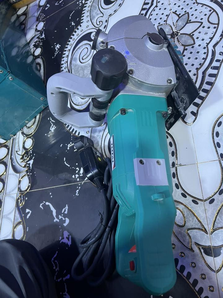 سلام عليكم
للبيع كوسره حفر جدران خمس اقراص مثل مموضح ب الصور كامله مع واتر بم 
من ماركه ToTal
غير مستعمله 
السعر ٢٠٠
يوجد توصيل لكل المحافظات 
***********
