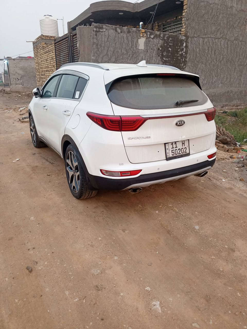 سبورتج كاز بلاديه موديل 2018 بسمي سنويه ل29 بيه ضربه جاملغ الامامي جهه السايق والجماملغ الخلفي اليمنى ماشيه 16الف سياره نضيفه وحلوه سعر 150 وبيه مجال للطبيبن رقم الهاتف ***********
