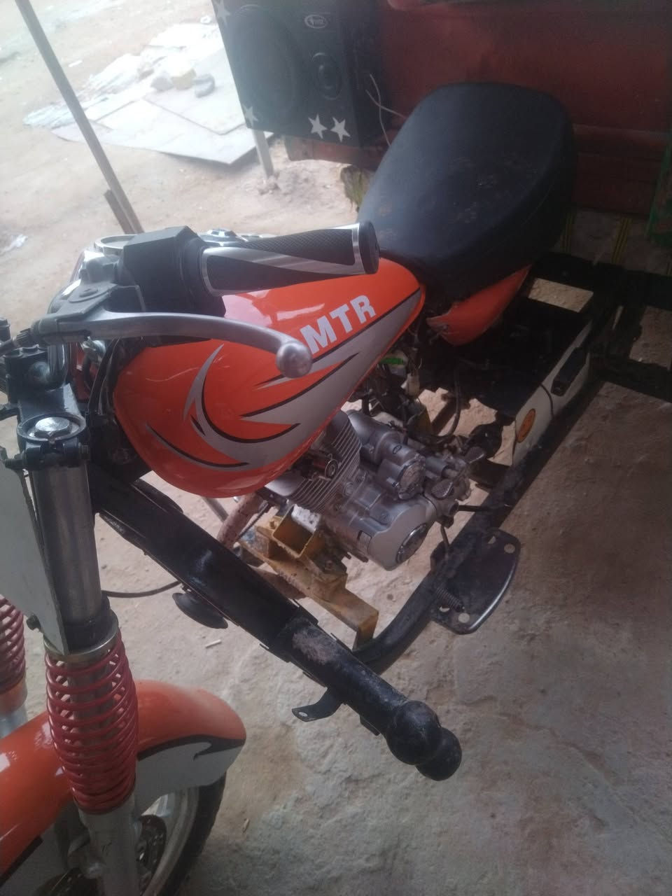 سلام عليكم ستوته للبيع اوراق كامله مديل 16 دبلات سوبر   جدد تانكي جديد اكسن جديد مكينه ما مفتوحه كهربائيّات كامله سعر واحد و450 وبيه مجال لشراي *********** مكاني زبير سوك سوادي
