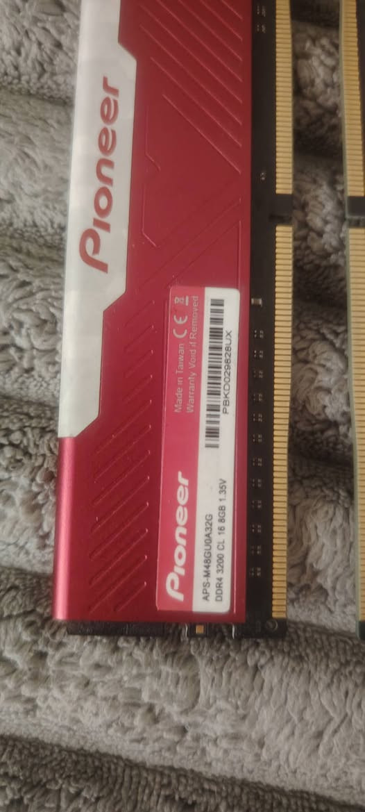 معالج +رامات للبيع 
R5 3500X ...... السعر 65 الف جديد مفحوص فقط
الرامات قطعتين مختلفات بس نفس السرعه
2X8 16GB 3200
سعر كل قطعه 40 الف ثنينهم 75 الف

القطع شغاله ضمان الشغل
مكاني بغداد /***********
