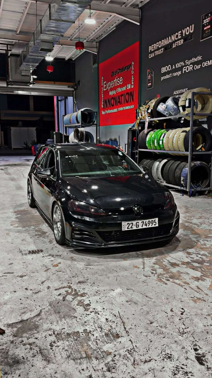الحلوة للبيع صاروخ ارضي 🚀
كولف gti موديل 2020 
السيارة كلين وارد كندي
هنا بالعراق صار بيها جاملغ وطخات بسيطة
رقم الشاصي : 3VW6T7AU7LM001723
ماشية 78mi
السيارة مبرمجة ستيج 1 بلاس عليها شوتة وعطاس وتفريغ
عليها ويا BBS اصلي 
عليها لويات ريسنك نصبتها تخبل
عليها كزوز  
كشنات مخمل تدفئة 
رادار امامي 
والسيارة بالحقيقة تخبل احلى من الصور بهواي
السعر  145 بيها مجال 

مكان السيارة بغداد الدورة
***********
