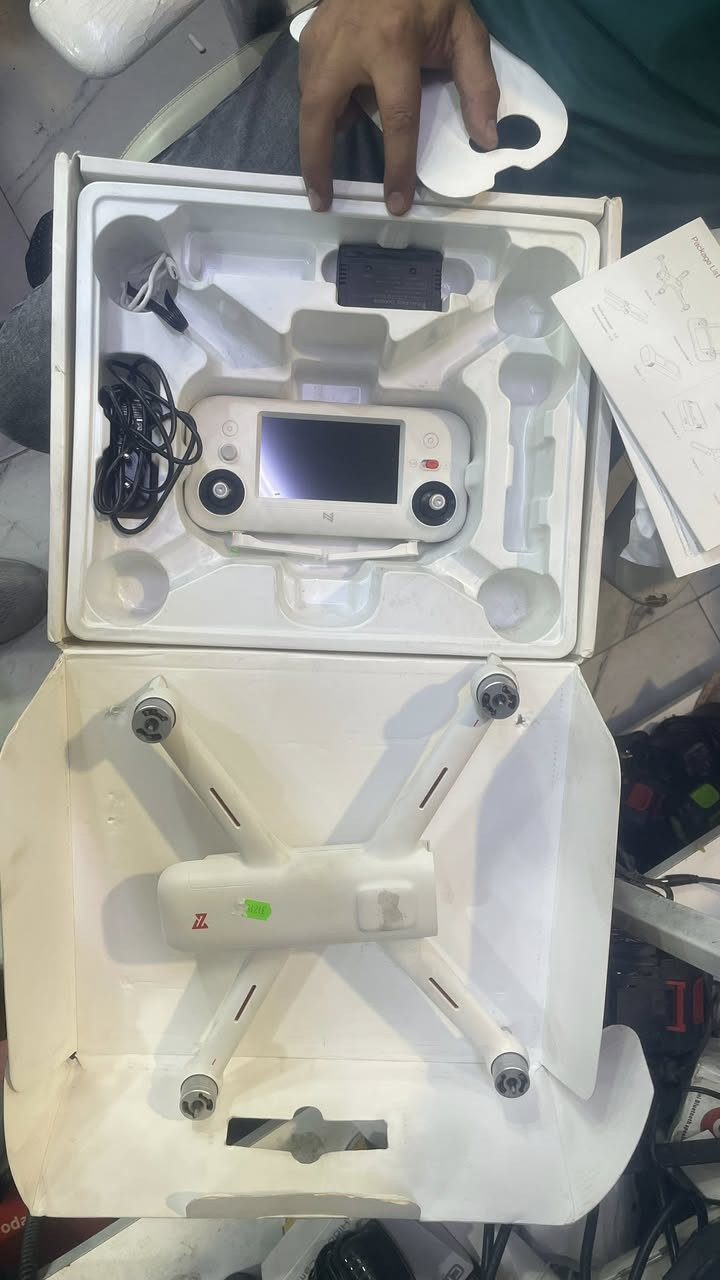 طائرة Xiaomi FIMI A3 بدون طيار تأتي مع وحدة تحكم عن بعد تحتوي على شاشة مدمجة لعرض الفيديو المباشر.تم تجهيز الطائرة بكاميرا عالية الدقة (1080p) ومحور تثبيت (Gimbal) ثنائي المحاور لضمان استقرار التصوير.تصل سرعة الطائرة القصوى إلى 65 كم/ساعة، ويبلغ مدى نقل الفيديو حوالي 1 كيلومتر


**إذا كنت صاحب هذا الإعلان وتريد حذفه لأي سبب، رجاءا أرسل رسالة إلى الدعم الفني**