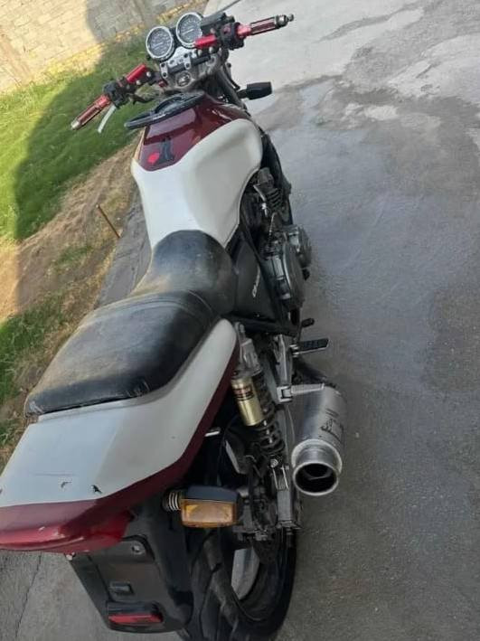 السلام عليكم عندي دراجه لبيع بطح جديد فول مواصفات الاستفسار على رقم ***********
