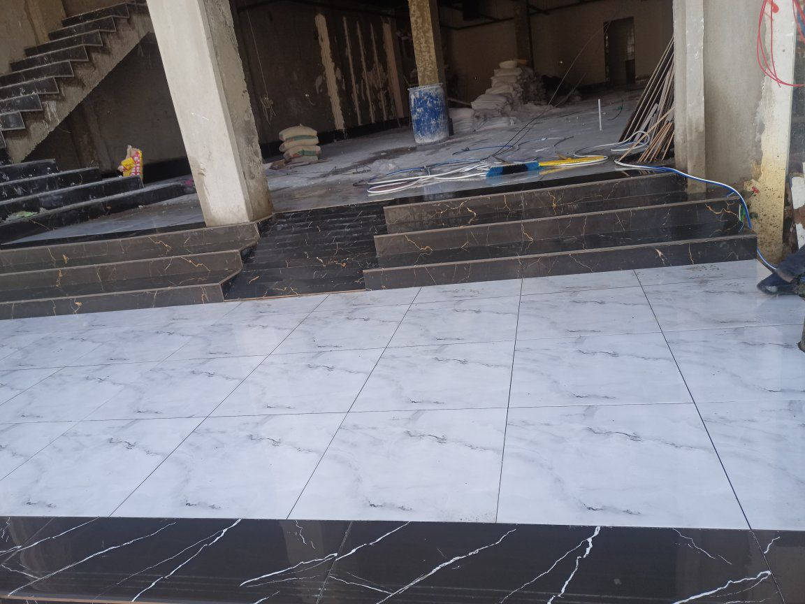 السلام عليكم عملي سيراميك بورسلين مرمر متفرغ حاليا العمل داخل الموصل فقط 
***********
*********** كورك بيه واتساب
