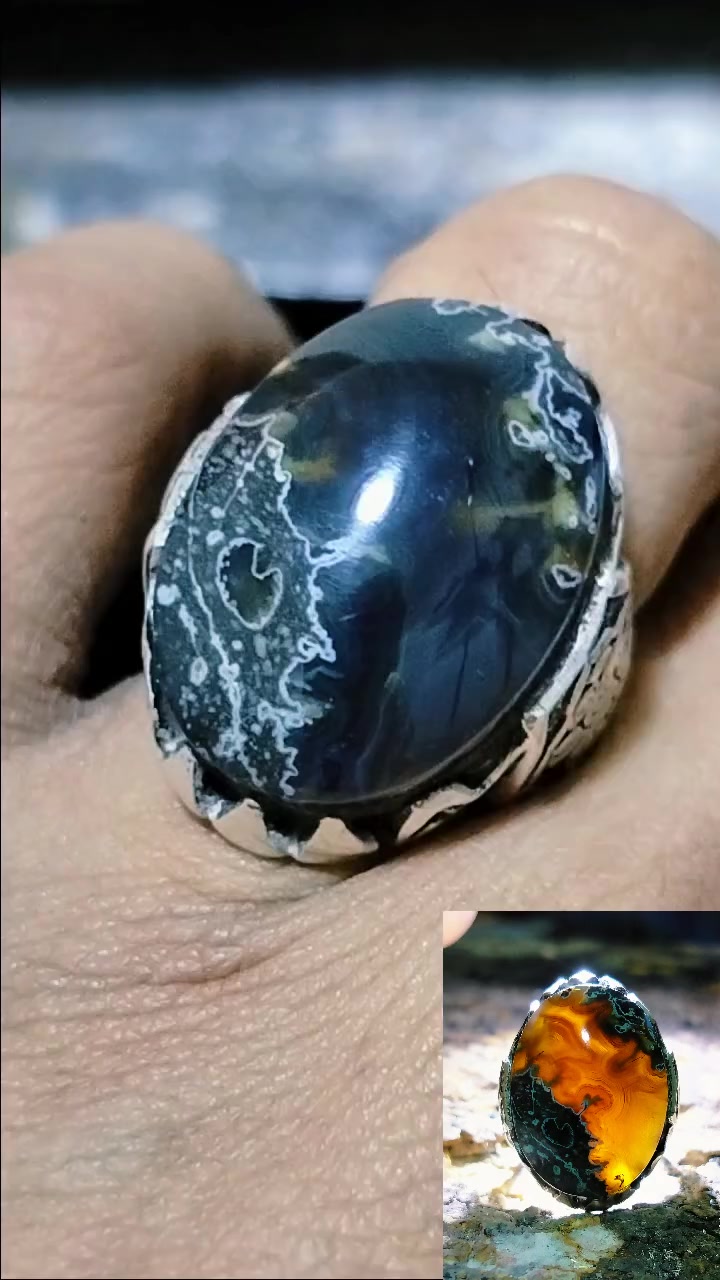 حجر العقيق الاسود الخرائطي اليمني الطبيعي بتصويره الرباني مصاغ علي خاتم فضه عيار 950 صياغه ايراني يدوي اصلي دبله محملة بنقوش وزخارف يدوية من الاجناب تعطيه لمسه ملكية مميزة 👑
#ورشة #ابو #ادم #للصياغات #اليدوية 
متاح طلبات جملة وقطاعي متاح جميع انواع الاحجار الكريمه بافضل كوالتي بمصر 
متاح شحن داخل وخارج مصر 🇪🇬
:للتواصل:
🔹الأتصال علي:01118688051 /01021924282 📞
من خارج مصر اضافه كود 2+ قبل الرقم
🔹او ارسال رساله عبر رسائل الصفحه
🔹أو ارسال رساله عبر واتساب بصوره أو كود المنتج اللي حابب تستفسر عنه 👈 : https://bit.ly/3bR8pRr 
#احجار_كريمة #ياقوت #عقيق #فضه #ذهب #سعودية #مصر #السودان #الامارات #العراق #اليمن #الخليج #مشاهير
#ring #silver #gemstones #jewelry #agate


**إذا كنت صاحب هذا الإعلان وتريد حذفه لأي سبب، رجاءا أرسل رسالة إلى الدعم الفني**