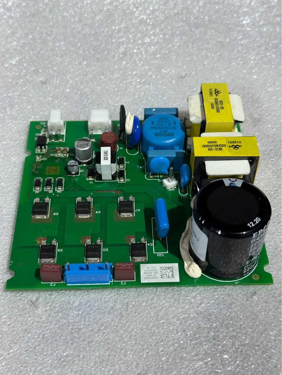 عربي:
المنتج: لوحة محول التيار للثلاجة
رقم القطعة: VTH1113Y / JX-430D F1A
0053432DH
14. 31. 700A
الوظيفة: لوحة تحكم تعمل بتقنية محول التيار، تحول التيار المستمر إلى تيار متردد، وتضبط التردد والجهد للتحكم في سرعة الضاغط.

کوردی:
بەرهەم: بۆردی پاوەر سەپلای ساردکەرەوە
ژمارەی بەشی: VTH1113Y / JX-430D F1A
0053432DH
14.31.700A
ئەرک: بۆردی کۆنترۆڵکردنی پاوەر سەپلای کە DC دەگۆڕێت بۆ AC و فرێکوێنسی و ڤۆڵتیە ڕێکدەخات بۆ کۆنترۆڵکردنی خێرایی کۆمپرێسەر.

English:
Product: Refrigerator Inverter Board
Part Number: VTH1113Y / JX-430D F1A 
0053432DH
14. 31. 700A
Function: Inverter-based control board that converts DC to AC and adjusts frequency and voltage to manage compressor speed السليمانية, العراق


**إذا كنت صاحب هذا الإعلان وتريد حذفه لأي سبب، رجاءا أرسل رسالة إلى الدعم الفني**