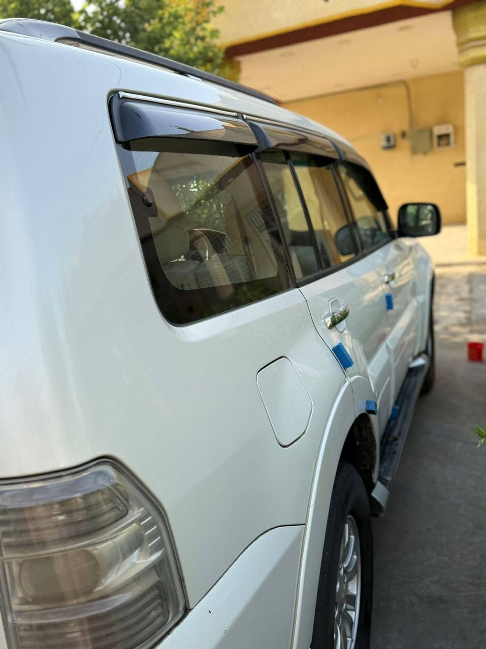 السلام عليكم باجيرو 2010 مكفوله كفاله عامه ماعدا الجاملغ الامامي بالجهه اليمنه بيه صبغ كير ومحرك خير من الله السياره مهزوزه وكامله السنويه ل2030 
محرك 3000 اشايره بالمري 7راكب تبريدهاا ثلاجه 
السياره جاهزه وخير من الله السعر 135 

***********
