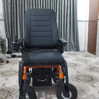 كرسي متحرك وسعرها مناسب جدا تواصل 07719877233
