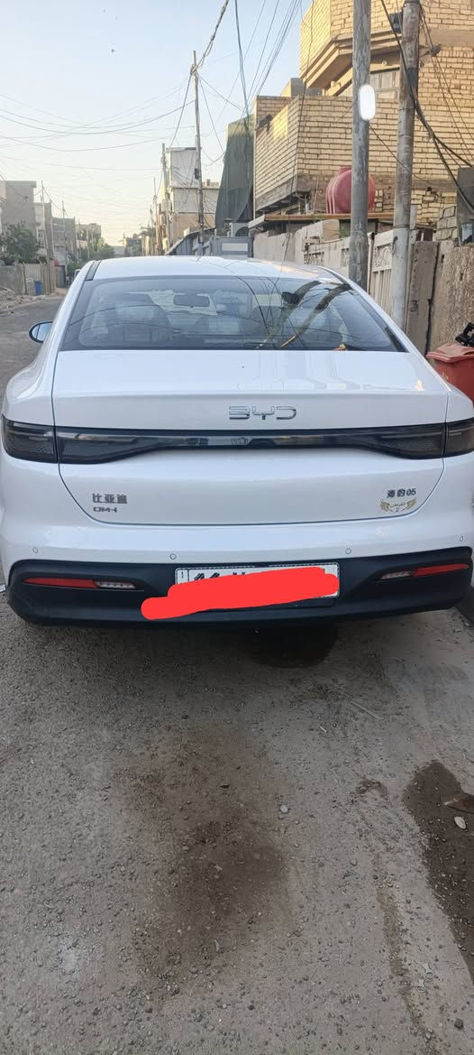 السلام عليكم عندي بي واي دي سيل 5 مديل 25 ماشيه الكلي 9000 الف نص مواصفات بيهه بارد بالجاملغ الامامي محدده بالصوره وبيهه طخه بين البابتين بدون تصليح ومحدده بالصوره رقم بغداد بسمي سياره ترايهه زيرو جاهزه من كلشي عدهه كامله مكاني بغداد تقاطع درويش حي التراث رقم *********** ابو سيف السعر 18.900
