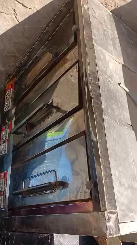 سلام وعليكم
اخوان عندي هاذ الفرن اريد ابيعه او مراوس 
فرن اوب طابقين الجبير والفرن كله شغال وبطنه
حجر مو حديد الرضيع مكاني بغداد شهداء
اه العبيدي ها المعلومه الفرن مال موكب مومحل 
هاذ رقمي ***********
