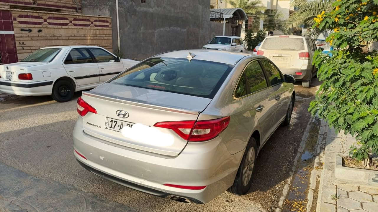 هونداي سوناتا موديل 2015 السياره بيها فقط الجاملغ  الخلفي وشويه من قبق الجنطه ملاون. تبريد شغال باسمي مواصفات عاديه ماكينه GDi2400 جديده بانزين عادي  سياره جاهزه ما عايزها شي حادثها كما موضح بالصور  التواصل *********** سعر ١٠٣ النجف, العراق
