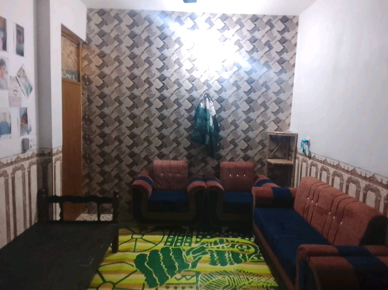 السلام عليكم بيت طابقين للبيع طابو ملك صرف المساحة 100متر الواجهة 5 ونزال 20 في حي الرئاسة شارع عشرين خلف سنتر المصطفى السعر 140مليون