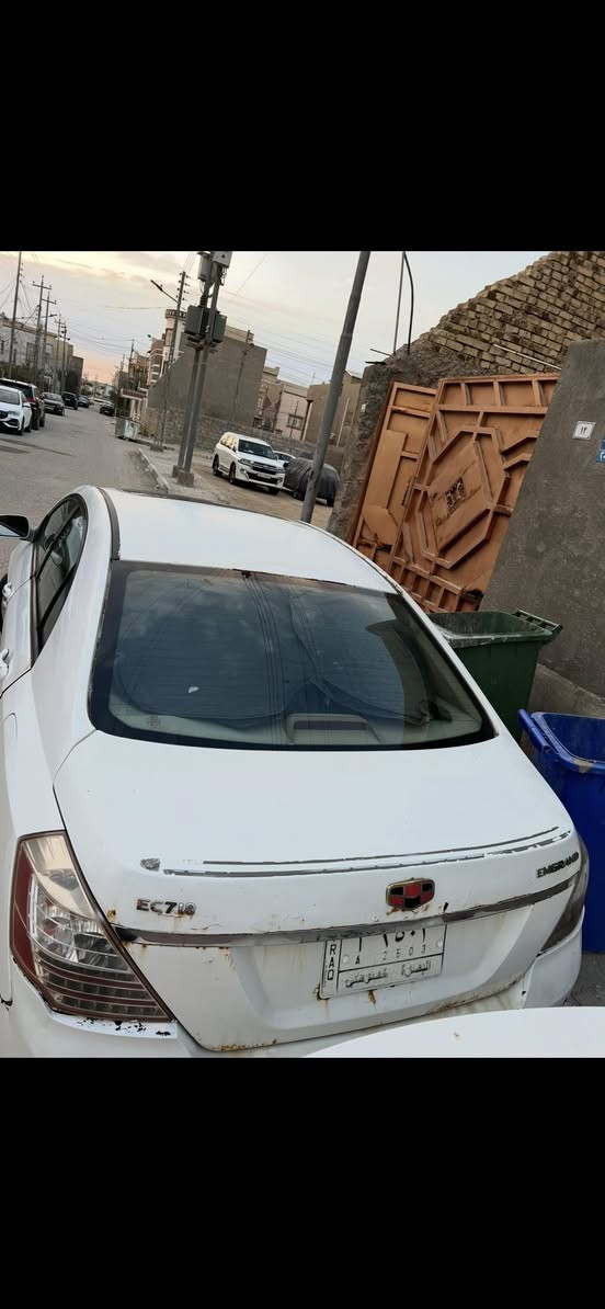 السلام عليكم للبيع ام گراند مديل2013سيارة مكفوله من ضربه وصبغ سيارة ما بيهه اي نقص مكاني بصرة السعر 40وبيهه مجال قليل اتصال***********
