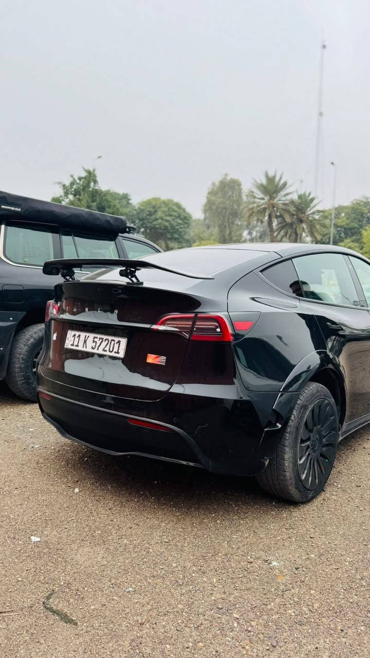 اتصل واني خادم 
*********** متواجد بكل وكت
