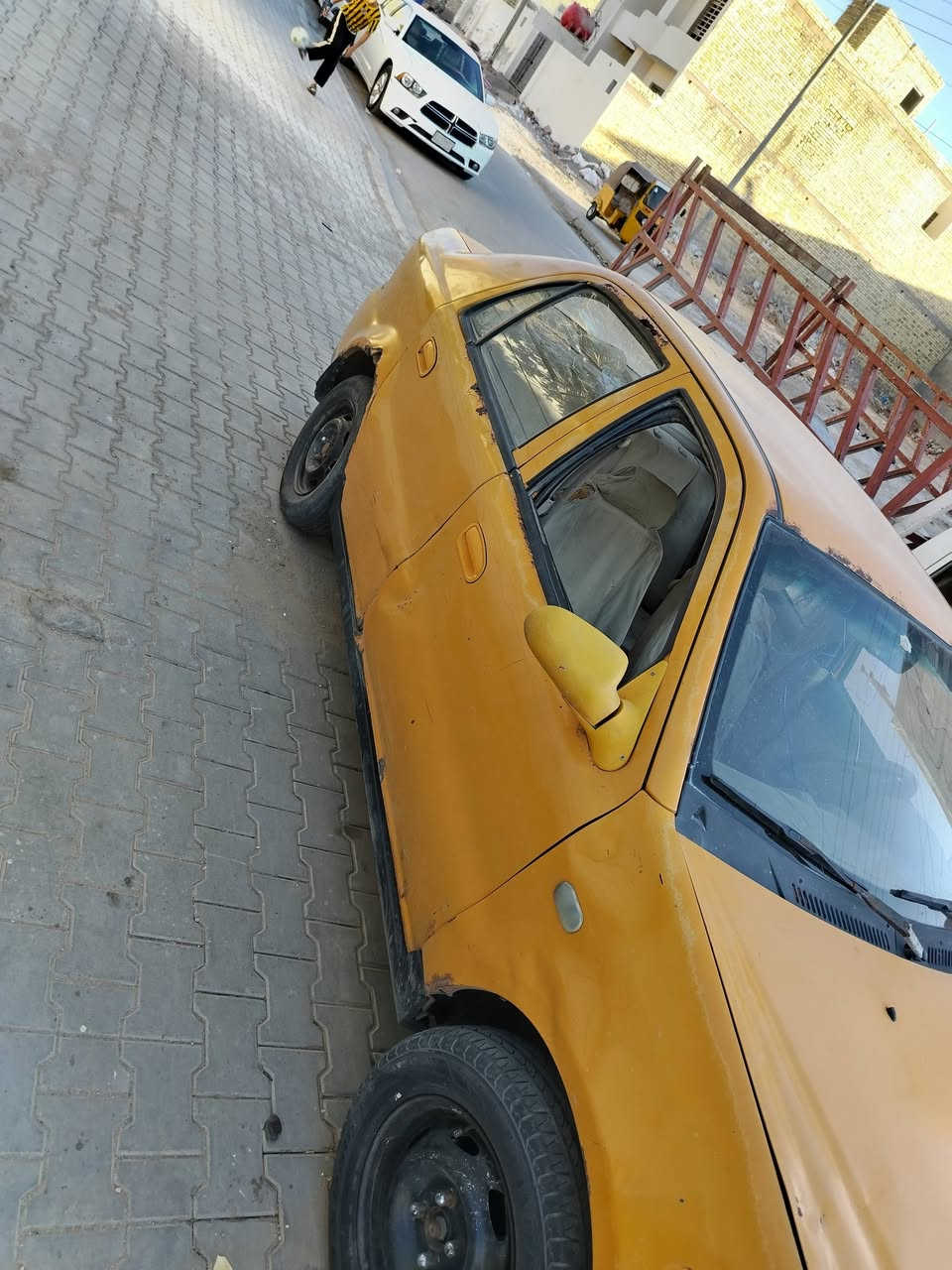 السلام عليكم للبيع سياره سي كي موديل 11 كير و مكينه جديده تخم تايرات مكان ميسان السعر مناسب  5 اوراق و بيهة مجال رقم احمر اتصل و تدلل ***********
