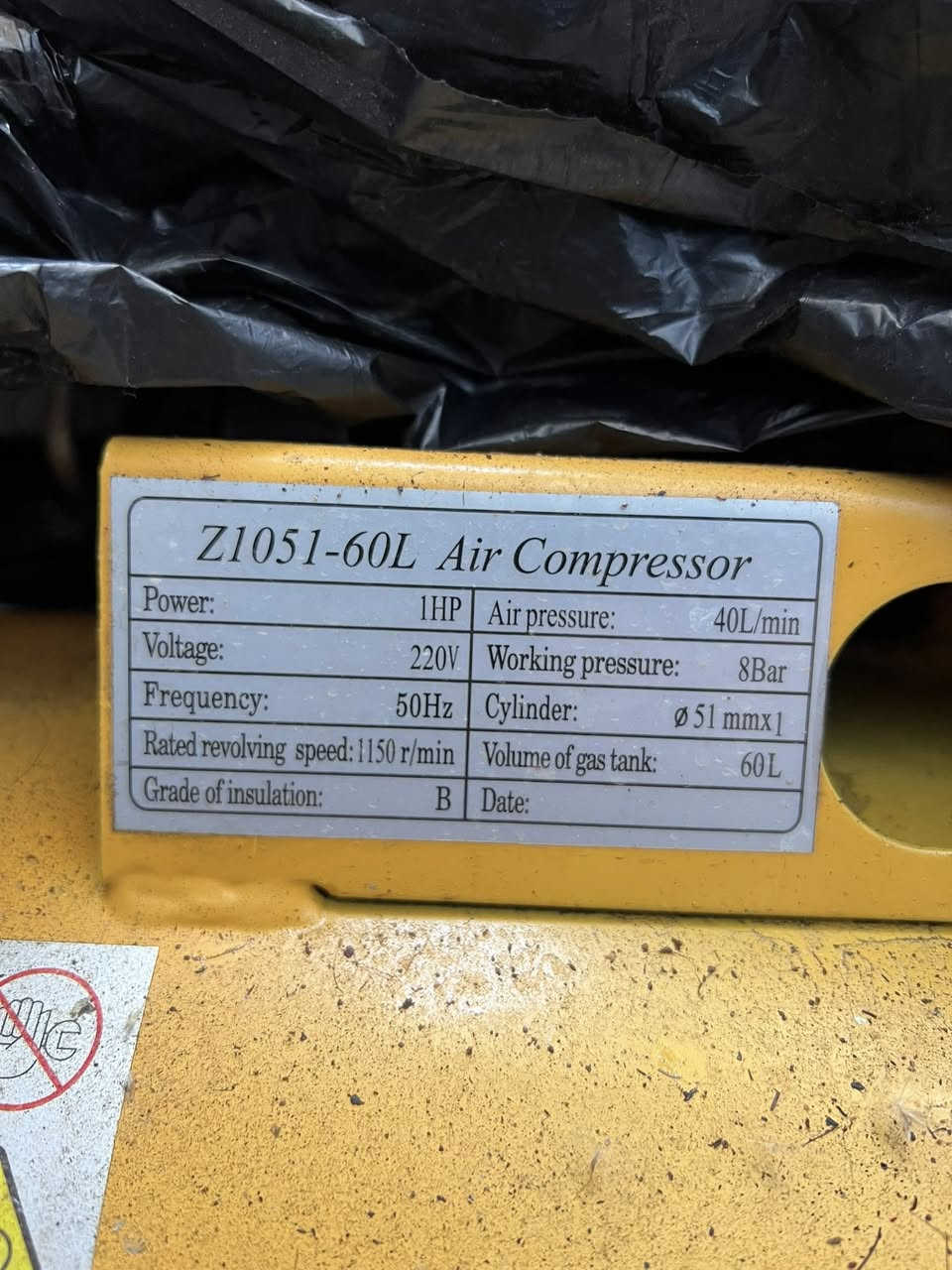 السلام عليكم كمبريسر للبيع استعمال مره واحده فقط بحالة الجديد 60 لتر السعر 200 الف للتواصل الاتصال على الرقم ***********
