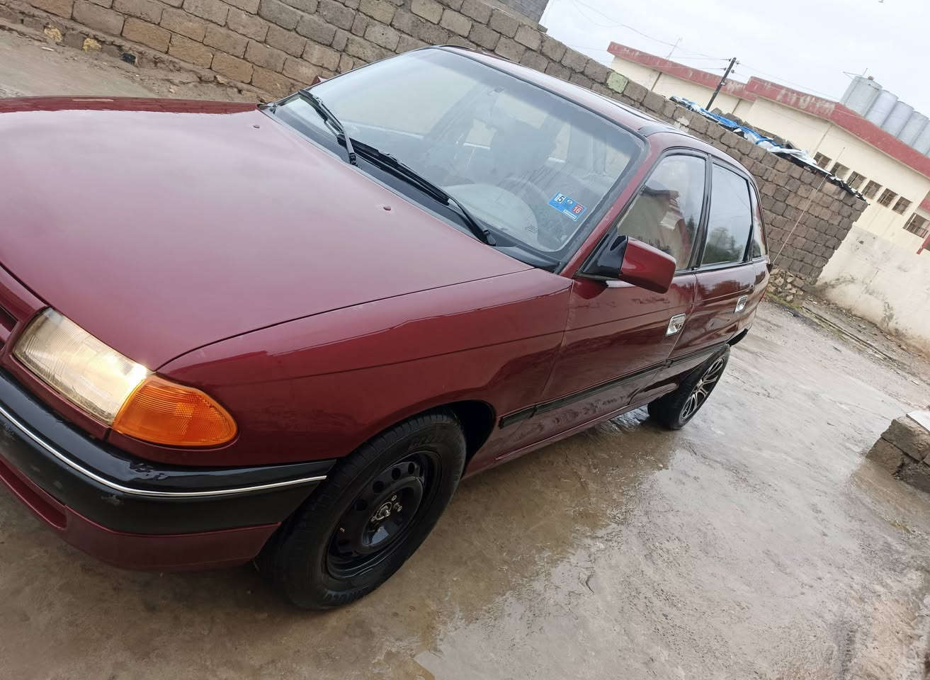 استرا
موديل 93
سنويه عضم 
محرك وكير نضيف شرط
كاربون بانزين 
شرط التحويل من ابو السنويه 
السعر 40 
***********
رقم الموبايل
