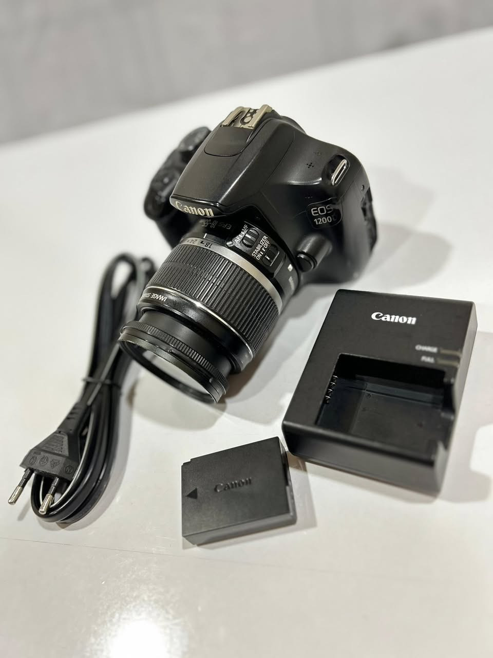 كاميرا كانون للبيع
شباب الكامره كلش نضيفه 
السعر 260 وبيها مجال 
التواصل ***********
شباب الكمره كلش نضيفا لا تفوتكم
