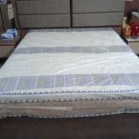 دوشك سرير • مستعمل • قابل تفاوض