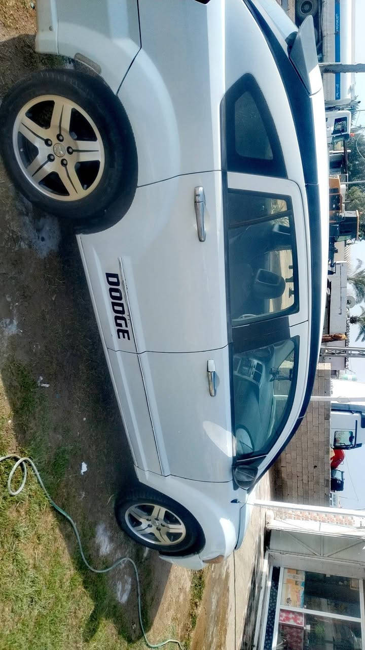 السلام عليكم دوج كاليبر 2009 سيارة جديدة صدر امامي جديد باتري جديد داخل جديد السيارة خير من الله تجي اتكلب وشوف بعينك كير محرك جديد السعر ٥٨ مكاني بغداد ***********
