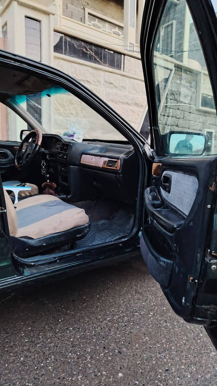 ف
فورت اسكوربو 93 محرك وكير شرط 6 سلندر
كابون بانزين طخم تاير جديد باتري جديد
شرط التحويل *********** سعر 21
                ***********
مكان السياره موصل اليسر
