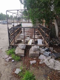 محجر للبيع طابقين طول ٥متار العرض متر ونص السعر ٣٠٠وبي مجال  077484174...