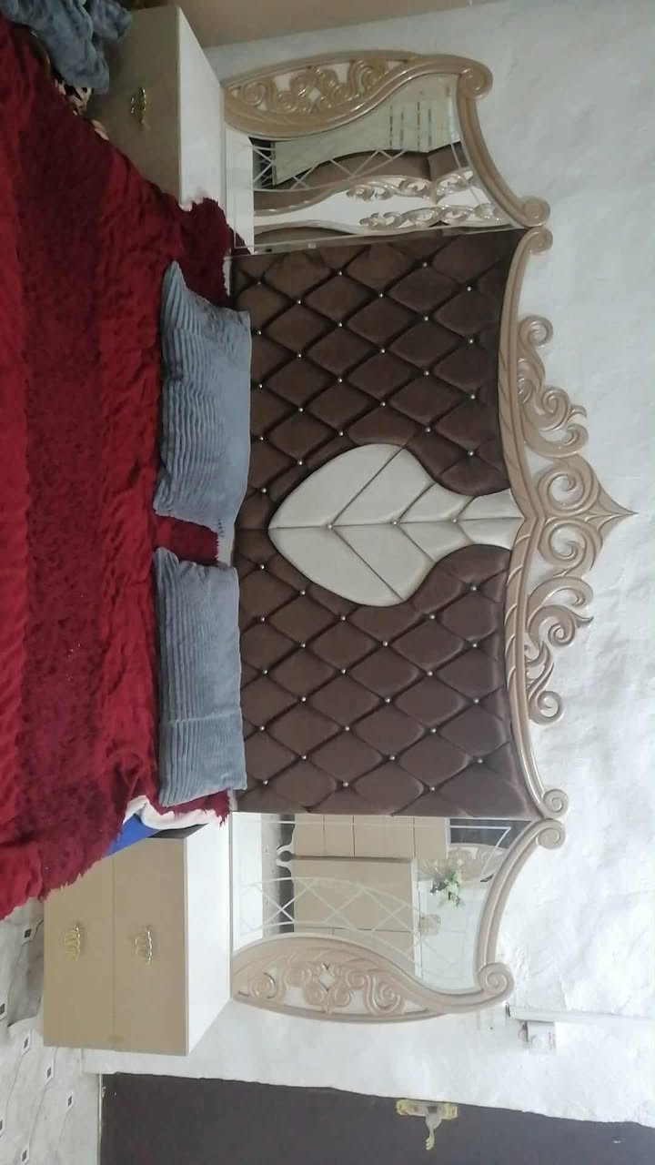 غرفه تركي لبيع نضيفه اي اضرارمابيه نفس لي بصوره تجي وشوف مكان سماوه ناحيه لمجدسعر850 شراي مراسله اوتصال***********
