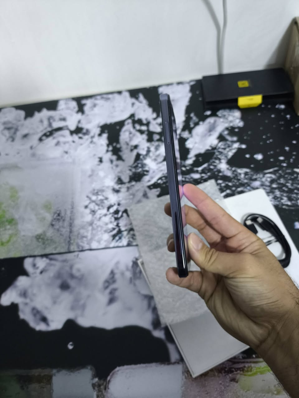 مبايل امزون 
 كلكسي s24  طبق الاصل عن الاصلي
دبل خط 
ب85 الف اول تم وبالعافية عليكم
توصيل جميع المحافضات 10 الاف 
رقمي واتساب ***********
