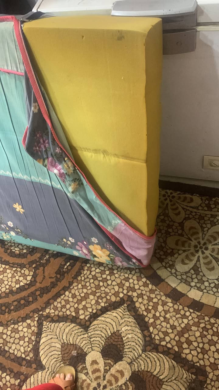 السلام عليكم 
دوشك نفر ضغط عالي 
الارتفاع 15 سم 
الطول مترين 
العرض 90 
اشتريته ب 60 العام اريده ب 30 
كريعات نزله البلام


**إذا كنت صاحب هذا الإعلان وتريد حذفه لأي سبب، رجاءا أرسل رسالة إلى الدعم الفني**