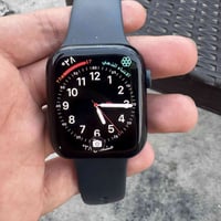 ساعة ابل الجيل 9 GPS  قياس 45mm  ذاكره 64 بطاريه 100% نضافه 95% مع شاح...