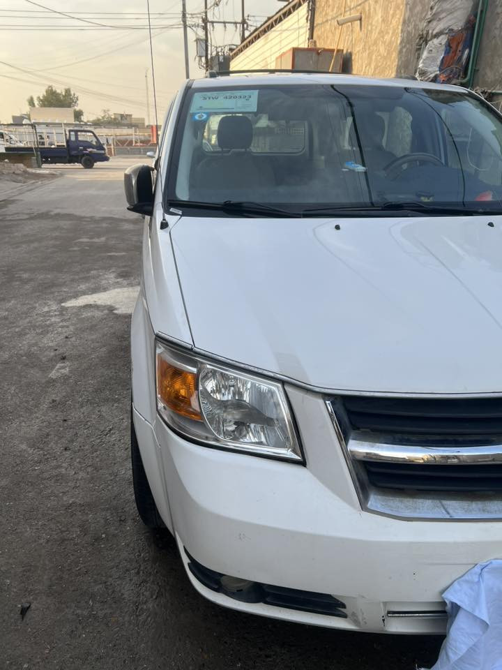 السلام عليكم
دوج كرفان موديل 2008
1بيبان كهربائي 
2تشغيل عن بعد
3تبريد ثلاث قطع التبريد خير من الله
4كشن كهربائي 
5كير ومحرك مكفول 
6سياره نضيفه كلش
***********
***********السعر123وبيه مجال
