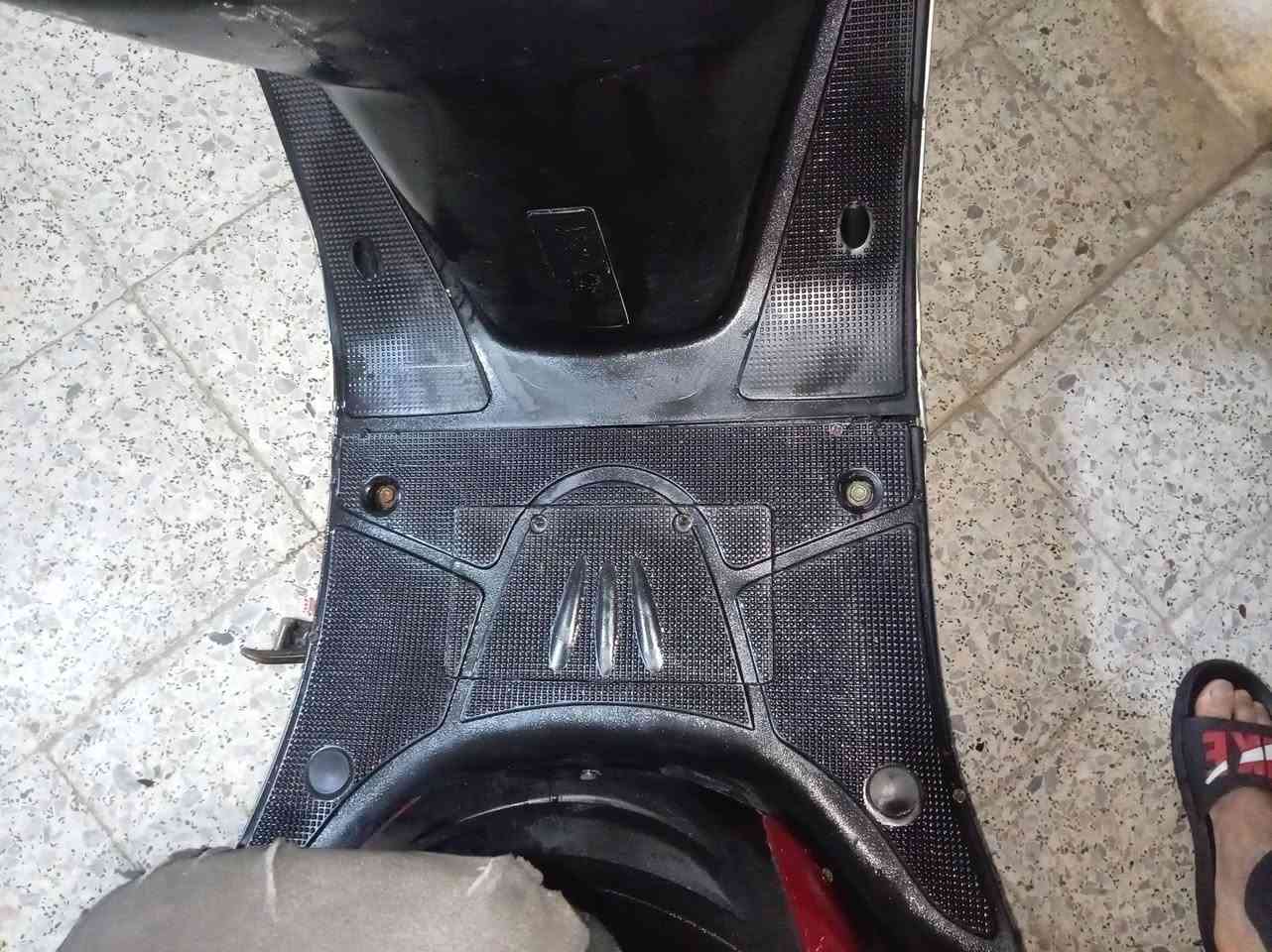 سلام عليكم مطور للبيع سايم ابو عيون سعره ٣٧٥ وبي مجال لعنوان رمادي لملعب دور المخابرات رقم *********** متواجد عل خط وبي واتساب
