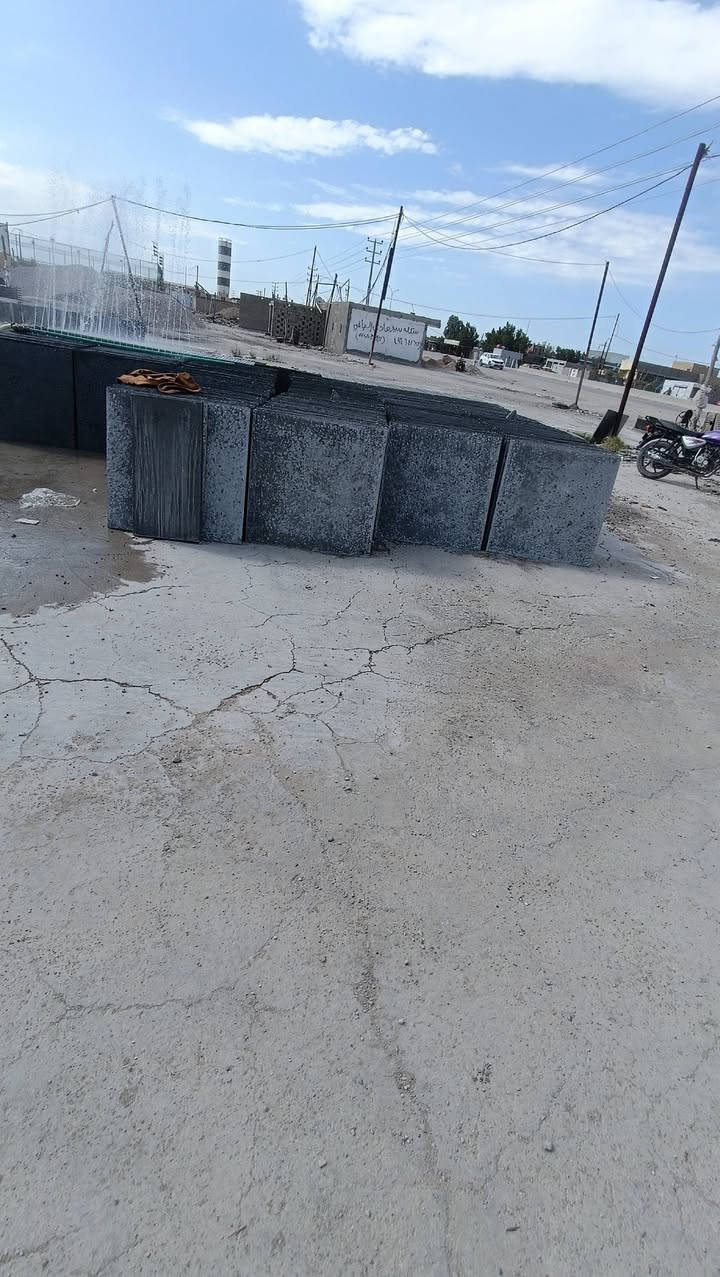 السلام عليكم يتوفر شتايكر سطح وارضي درجه اولئ توصيل موجود ب3000واصل بأداره سيد علي
‏‪0773 630 0483‬‏
‏‪0776 440 8363‬‏
