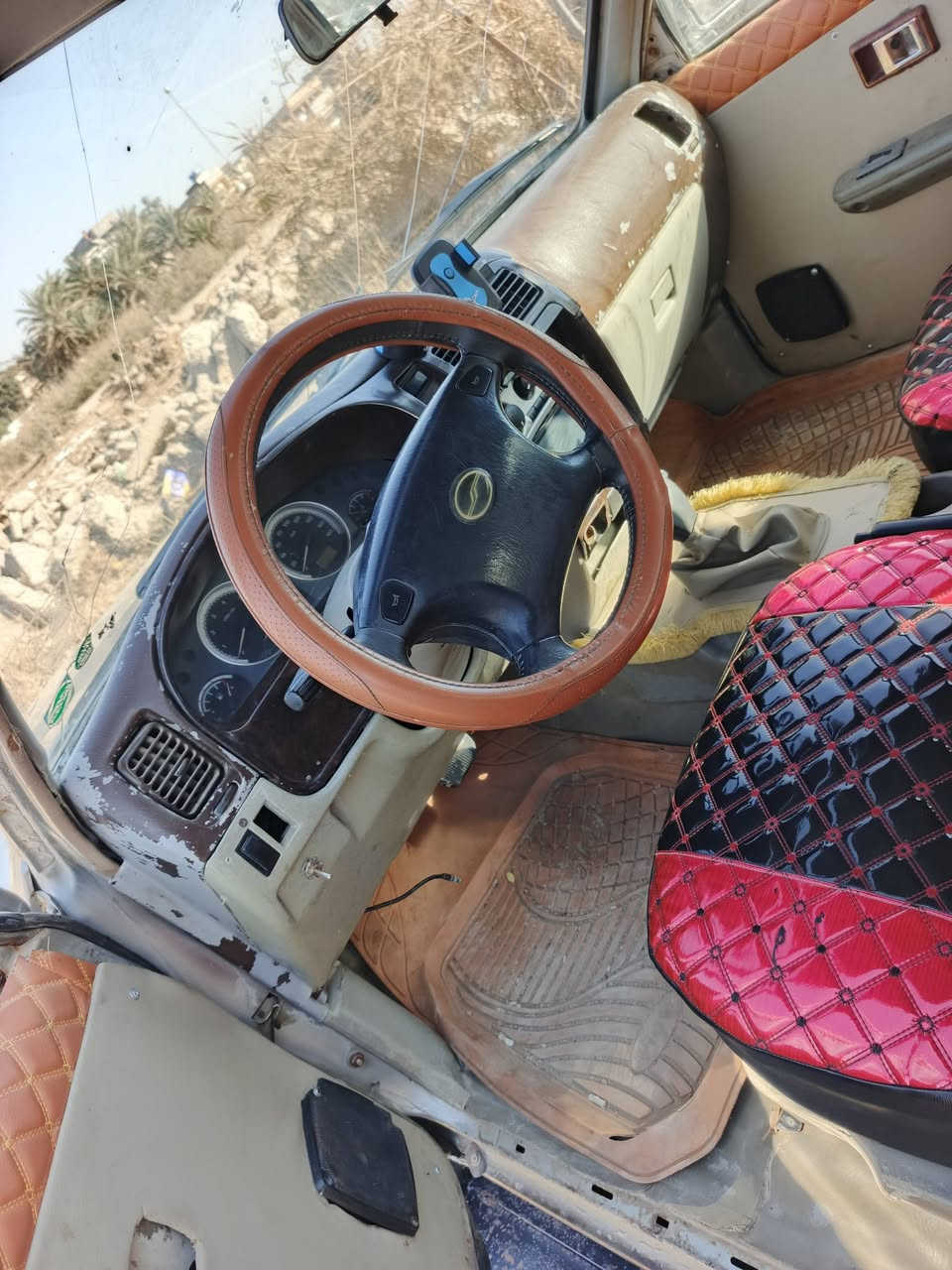 جيب موديل 2005رقم انبار شرط التحويل 7راكب كير ومكينة ففتي ٢ونص السعر ٤٠وبيهة مجال السيارة موجودة بديالى بعقوبة ***********
