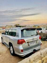 لاندكروز برادو • ٢٠١٠ • رقم بغداد