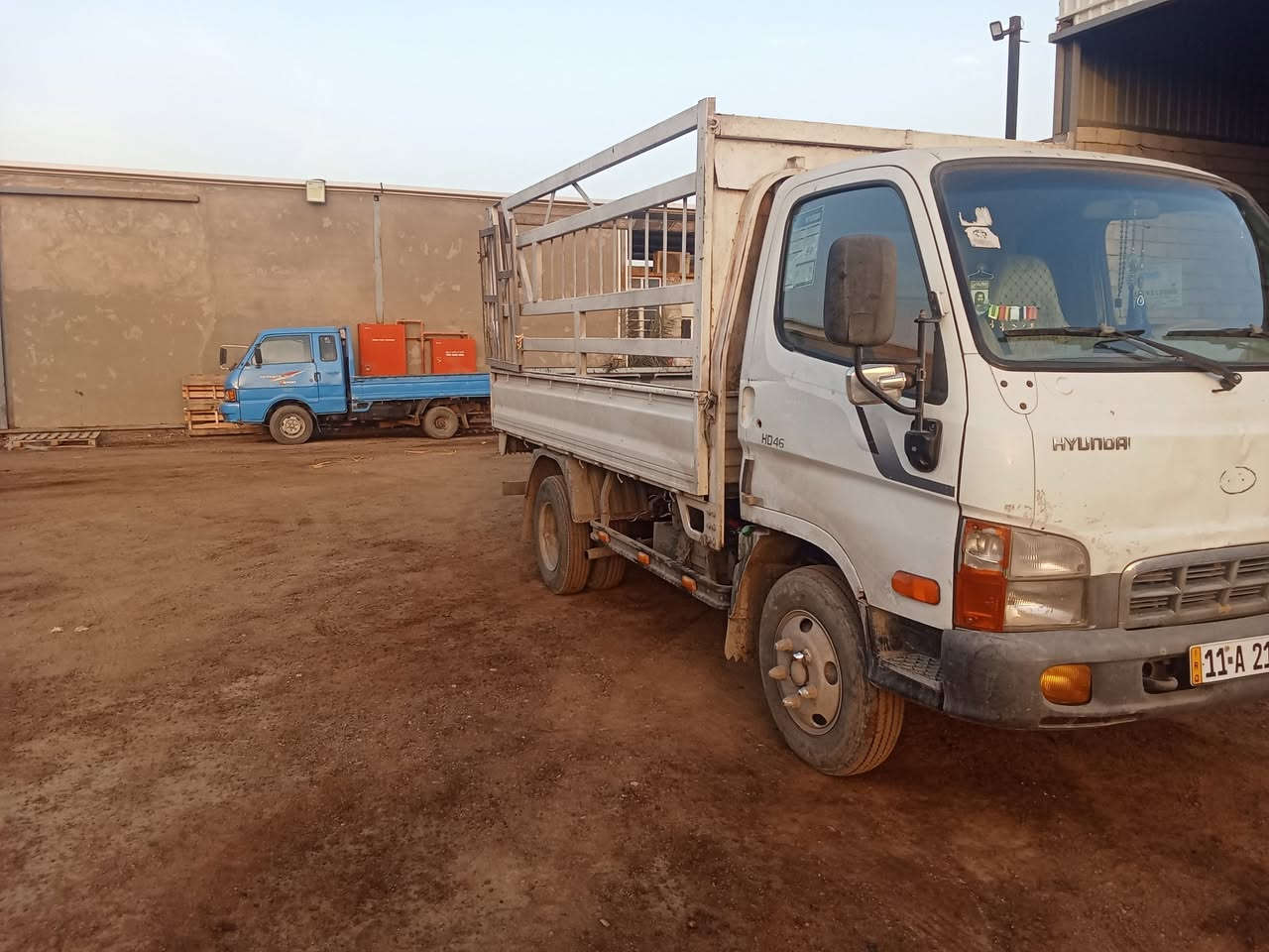 سلام عليكم كنتره هوداي بترموديل 2009/رقم بغدادمكان سياره مدينه صدر.....رقم الهاتف ***********
