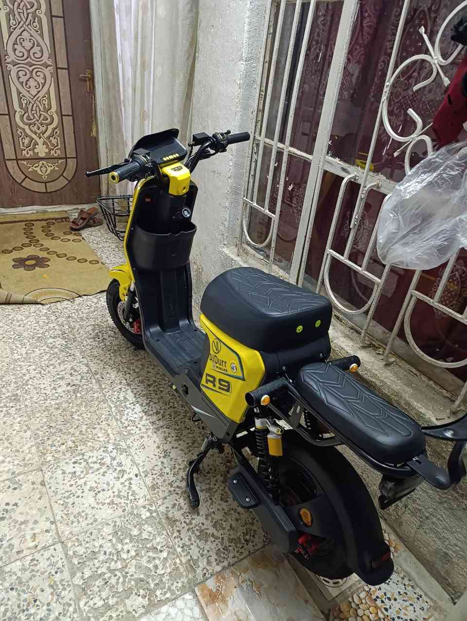 ار 9 موديل 26 للبيع جديده صار 10 ايام طالعه من الوكيل مكاني بصره سعر خاص ***********
