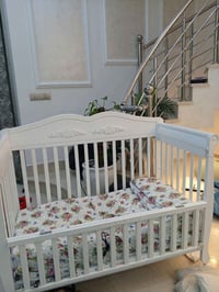 سرير أطفال • مستخدم • بلديات