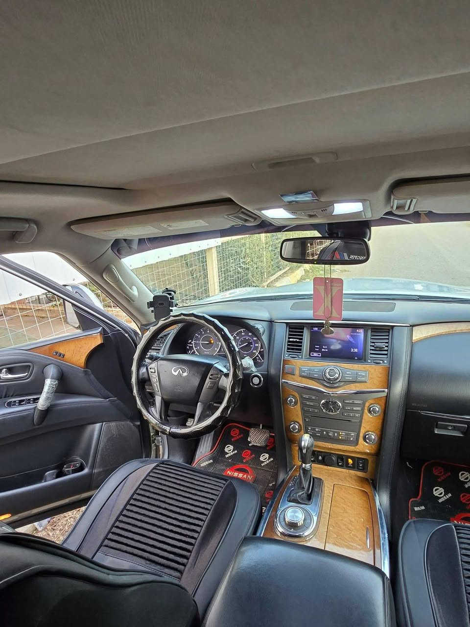 لسلام عليكم
انفنتي 2012 فول لل اخير 
رقم اربيل تحويل ثاني يوم او وكاله 
سياره حلوه وجديده محرك 8 سلندر 5700
بيها رشات صبغ ابيع حزام تخم تاير جواها 
ويل جديد لايت زنون عالي ناصي ومواصفات 
ال انفنتي معروفه ميحتاج اذكرها 
مكان السياره صلاح الدين قضاء بلد 
سعرها 178$ وبيها وترهم مراوس
***********
