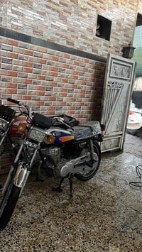 دراجة • اوراق اصلية • حي الحسين الجديد