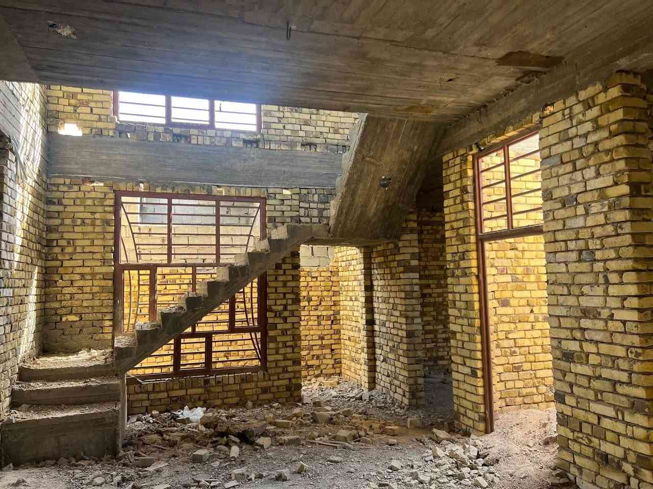 دار 🏠 للبيع 
المساحه 200م
طابو زراعي سند 25
الموقع طريق المعاره شارع حسين ابو الدهن 
البيت بناء درجه أولى 
يحتوي على غرفتين 6*4
استقبال 7*5
صاله 8*4,5
مطبخ 5*5
مجمع صحيات داخليه واخارجيه
السعر 55
للاستفسار اكثر مراسله الصفحه او الاتصال على الرقم 
***********
