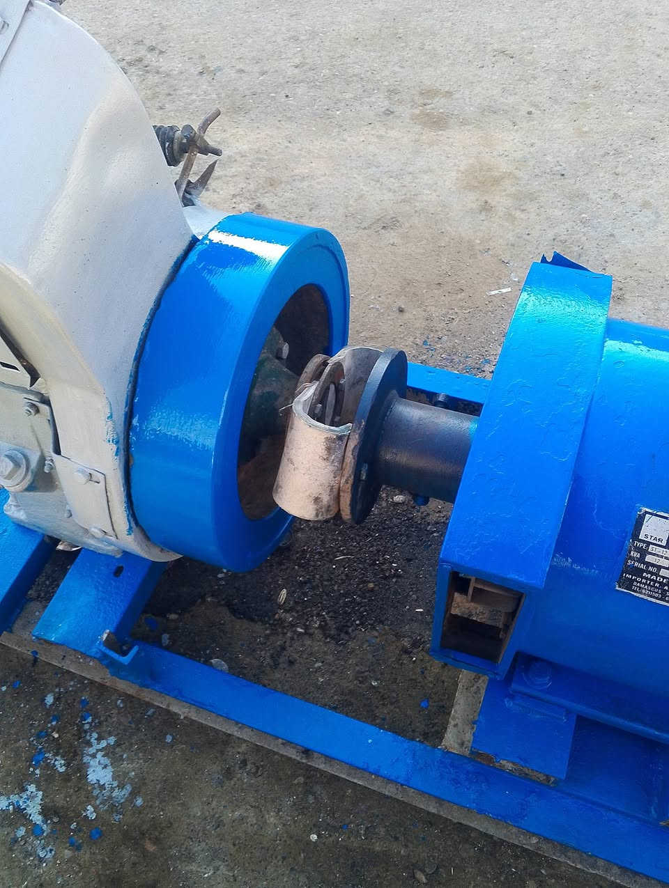 مولد للبيع 12كيفي مكينه نضيفه وشغاله هندر واحد عل فحص مكاني بغداد المعامل الحسينيه سعر 600الف وبيه مجال ***********
