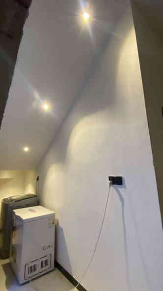 يتوفر بيت المساحة ١٠٠ ركن علا شارعين رئيسيات 10 متر
بناء جديد طابوك سكف كونكريت البيت شغل درجه اولى الموقع شط العرب باب الهواء قرب المدرسة طابو ملك صرف زراعي بسم عراقي سند ٢٥ 
للأستفسار اكثر ***********
السعر ٦٣
