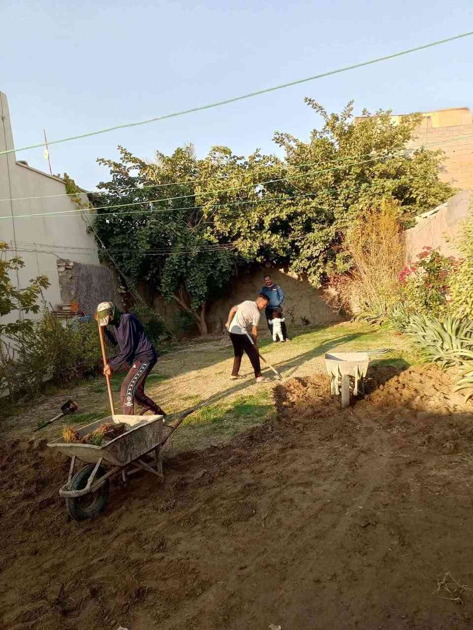 داخل بغداد 
السلام عليكم شغلنا  يوجد كادر عمل جاهز  تصعيد مواد  / تنضيف بيوت  / تفليش  / تكشيط     اتصال على رقم/  ، *********** واتساب
