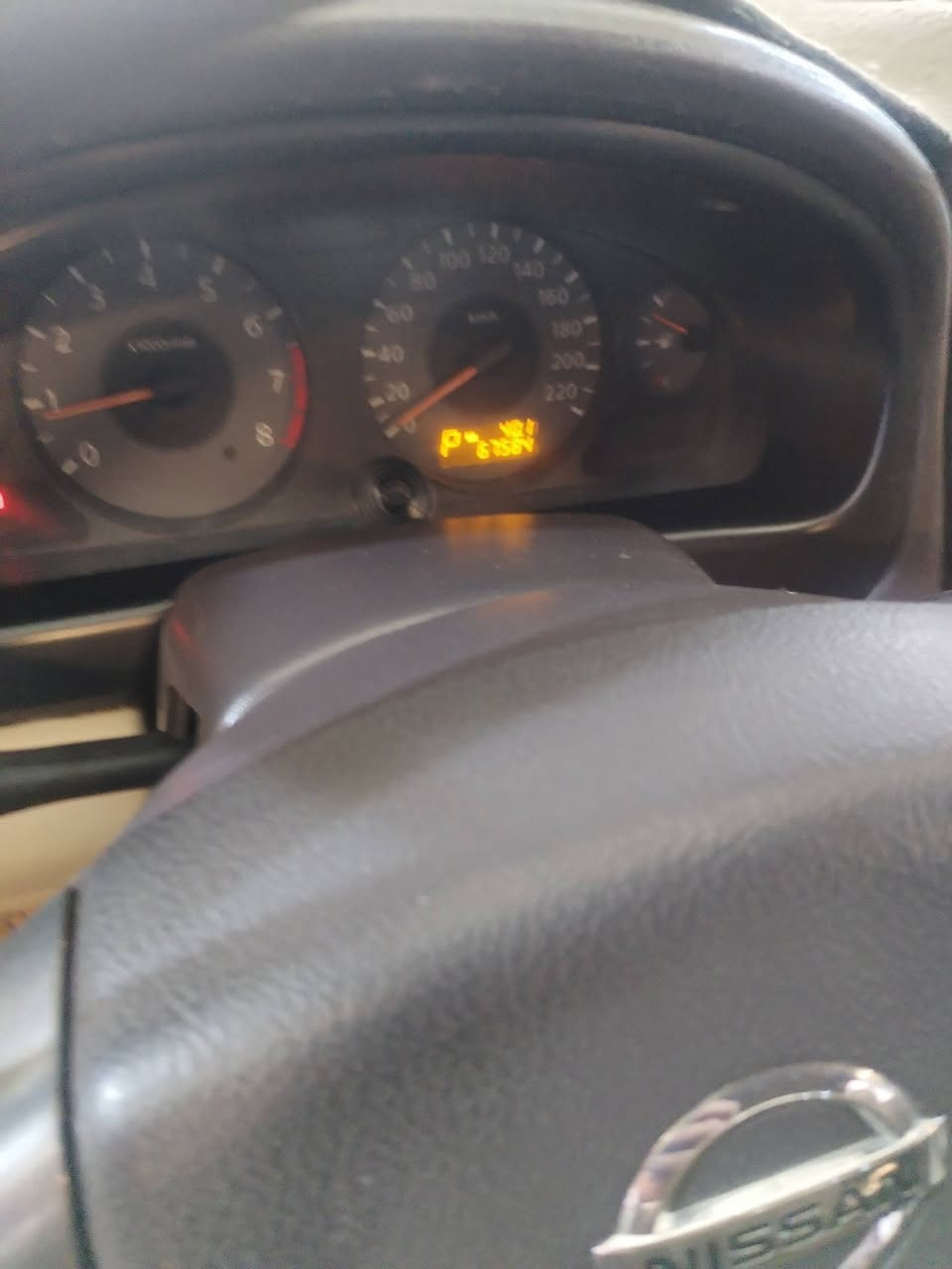 سلام عليكم نيسان بدي كوري موديل ٢٠٠٩ ماشي ٧٦ تخم تاير باتري جديد حدايه خلفي اماميه بيه طخه بل جالغ الأمامي بس اني صبغته عني مواصل لداخل جالغ وجاملغ الخلفي شبر مكاني بغداد المنصور *********** السعر ٩٦ غير متواجد عل الفيس
