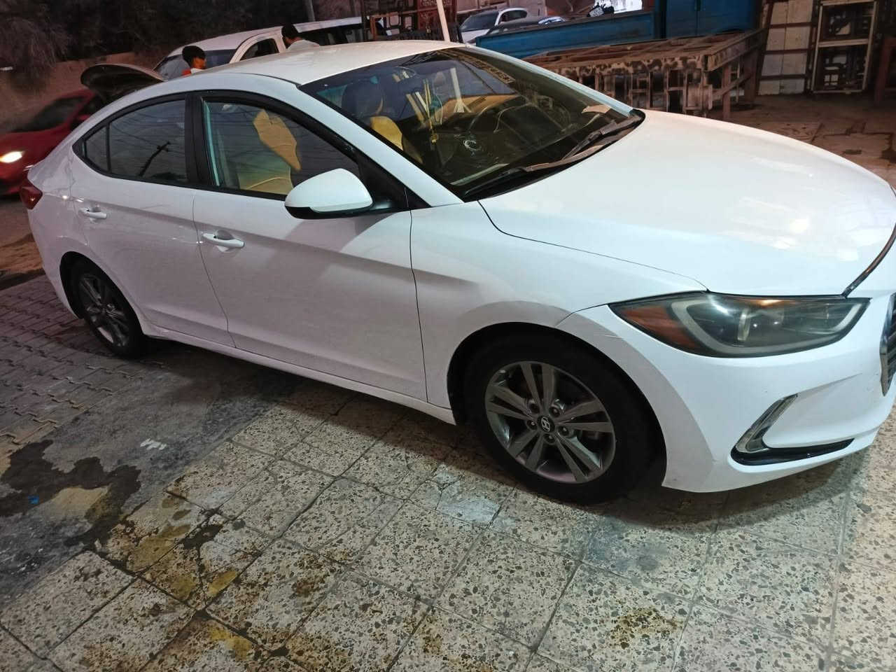 الانترا وارد أمريكي بدون حادث سياره جديده كير مكينه مكفول وسونار كدامك مكان السياره بغداد والسعر ١١٥ قفل وهذا رقمي ***********
