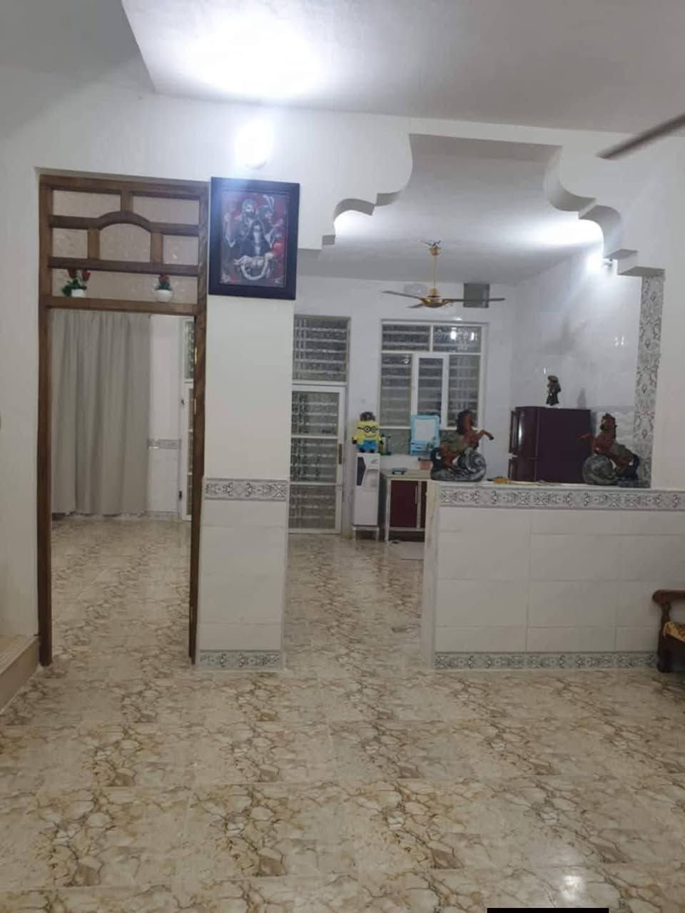 دار للبيع ١٥٠م ٧ونص واجهة
نزال ٢٠م في مغربه قرب السوق، وخلف الاربع سايدات بناء حديث صب درجه اولى سنة ٢٠٢٥
يتكون من استقبال ٦في٣ونص
مطبخ ٥في ٣
صاله ٦ في ٥
غرفتين نوم ٥ في ٣
 بيتونه كبيره 
صحيات داخل وخارج
 شارع عرض ١٠م 
الجيران من خيرة الناس 
سبب البيع ضرف خاص 
 الاستفسار الاتصال على الرقم👈 ‏‪***********‬‏
