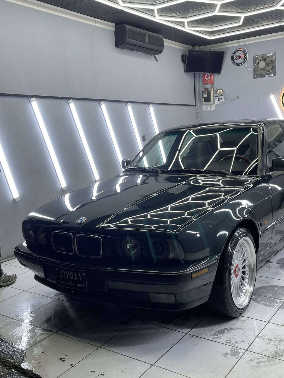 BMW 525i 1993 (full)
ماشەڵا لە ماڵی هەموولایک📦🇩🇪💚
bmw 525 1993 full
سەیارەکە زۆر زۆر پاک ماوەتەوە کامل بۆیاخە لەسەر ساغی ناووی لە دەرەوەی جوان تر کووشن و بەرگە درگاو داژبڵی درزی پێووە نییە سەیارەکە تازە پۆڵیش و قەڵەم کاری کراوە ئاڕمی هەوولێرە مواسەفاتی (تەبرید سارد&گەرم& ئۆتۆماتیک&سڵاید&سڵاید ئۆوتۆ&٤ جام کارەبا&جام ئۆوتۆ& پەردە& دووگمەی S& بەفر❄️ مەزبووتە& دەبڵ چەکمەجە& لایت ئەڵقەی زەرد&ئیشارەت سپی&جڵد&فۆڕیکا) تازە تاقم لایتی پێش و دوای بۆ گۆڕدراوە تاقمێ وویلی ئەلپینای ١٨ دوو سایزی لە ژێرە تازە دەبڵ و سەرە دەبڵی دواوەی بۆ گۆڕاوە پلاک و قایشی تازە بۆ گۆڕدراوە ڕۆنی هایدرۆلیک و سیوەیلی ئەکسلی تازە بۆ گۆڕدراوە سەیارەکە ینی دەس خۆمە سەیارەی مەعرەز نییە تێر مەسرەفە کێ ویستی لە خزمەتیام
0770 108 5741 wats app
تەفاسلی کاملم داوە مووشتەریت ئەتخەمە سەر چاووم مشتەریش نیت نە سەری من بیەشێنە نە خۆت لەگەڵ ڕێزم💚🇩🇪.
