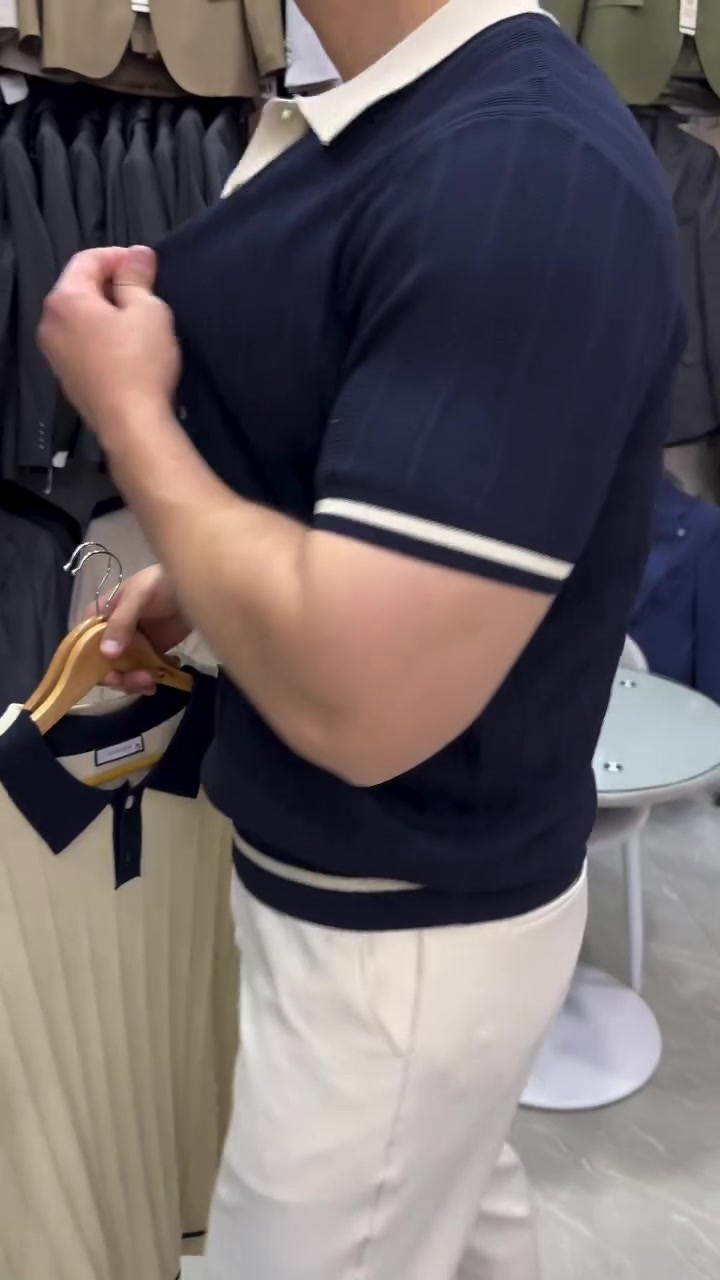 حياكه خيط تريكو 
M l xl xxl xxxl


**إذا كنت صاحب هذا الإعلان وتريد حذفه لأي سبب، رجاءا أرسل رسالة إلى الدعم الفني**