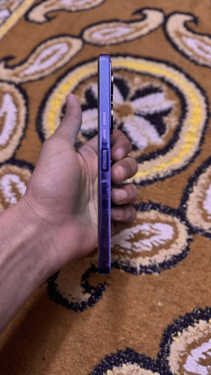 السلام عليكم
جهاز تكنو كامون 20 بريمير الجهاز نضيف ومامفتوح مكفول من كلشي ذاكرة 512 عشوائية 16 كيكا بطارية 5000 وشاشة أمولد 120 هيرتز ومعالج عملاق دايمين ستي 8050 ويشغل 90 فريم بالببجي وبجميع الألعاب 
ملحقاتة كاملة عدا الشاحنة السعر خاص مكاني ديوانية _ حي الأمين الامين الاولى 
الاستفسار على رقم ***********
